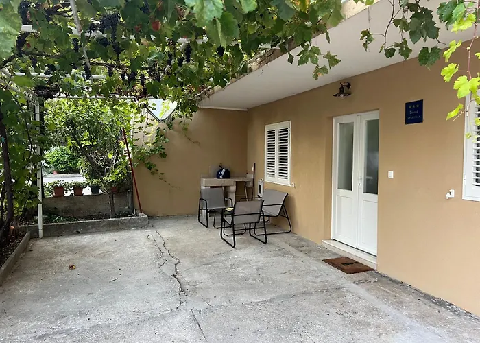 Lady Di Apartment Makarska